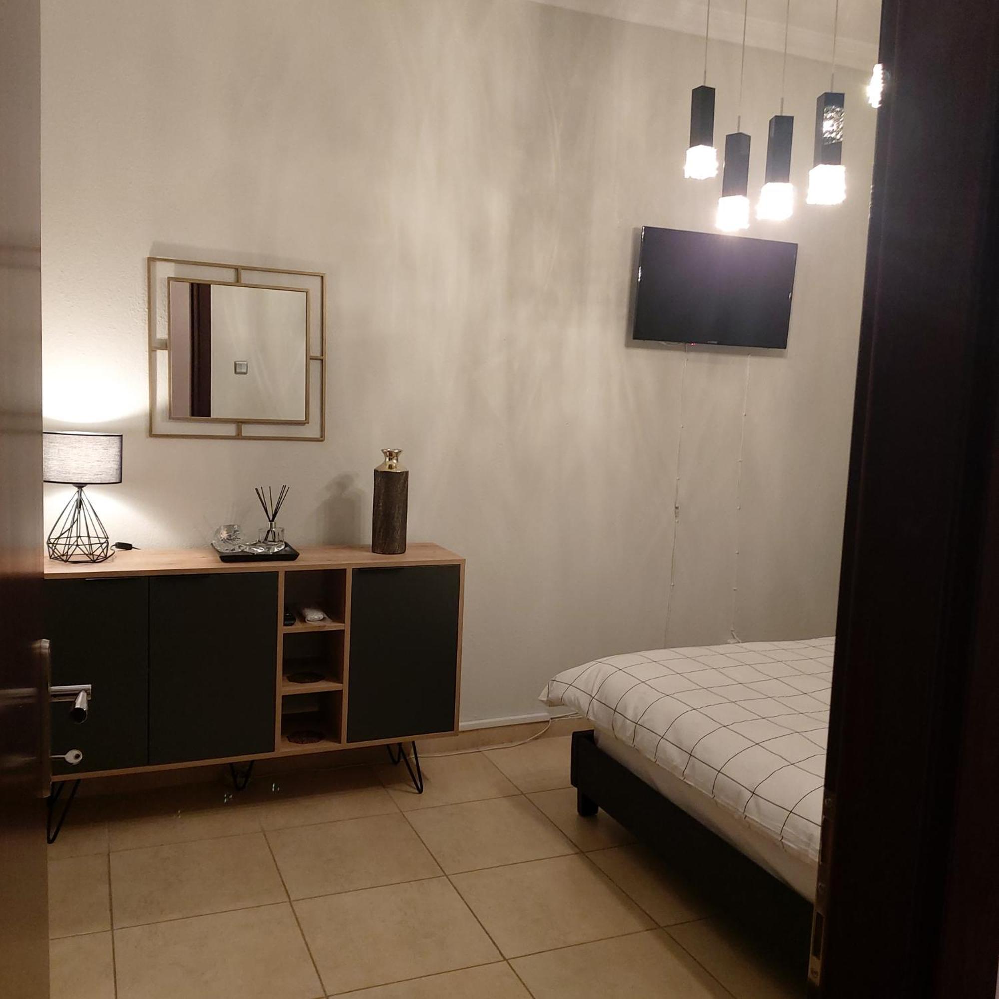 Apartment Vaggoula's Luxury 1 *